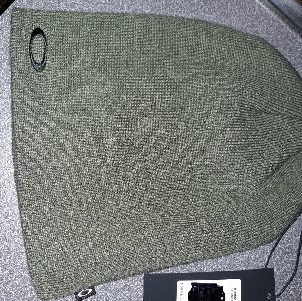Oakley beenie